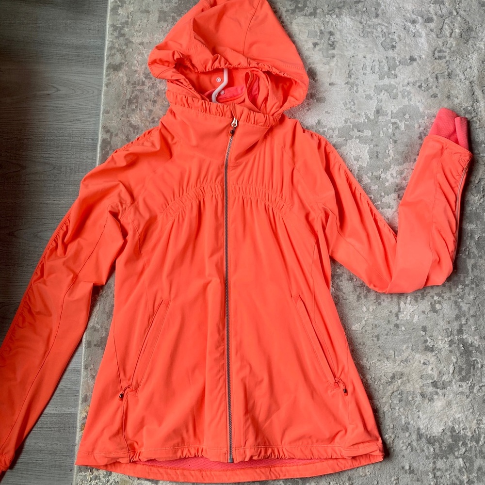 Lululemon Windbreaker W/ hood